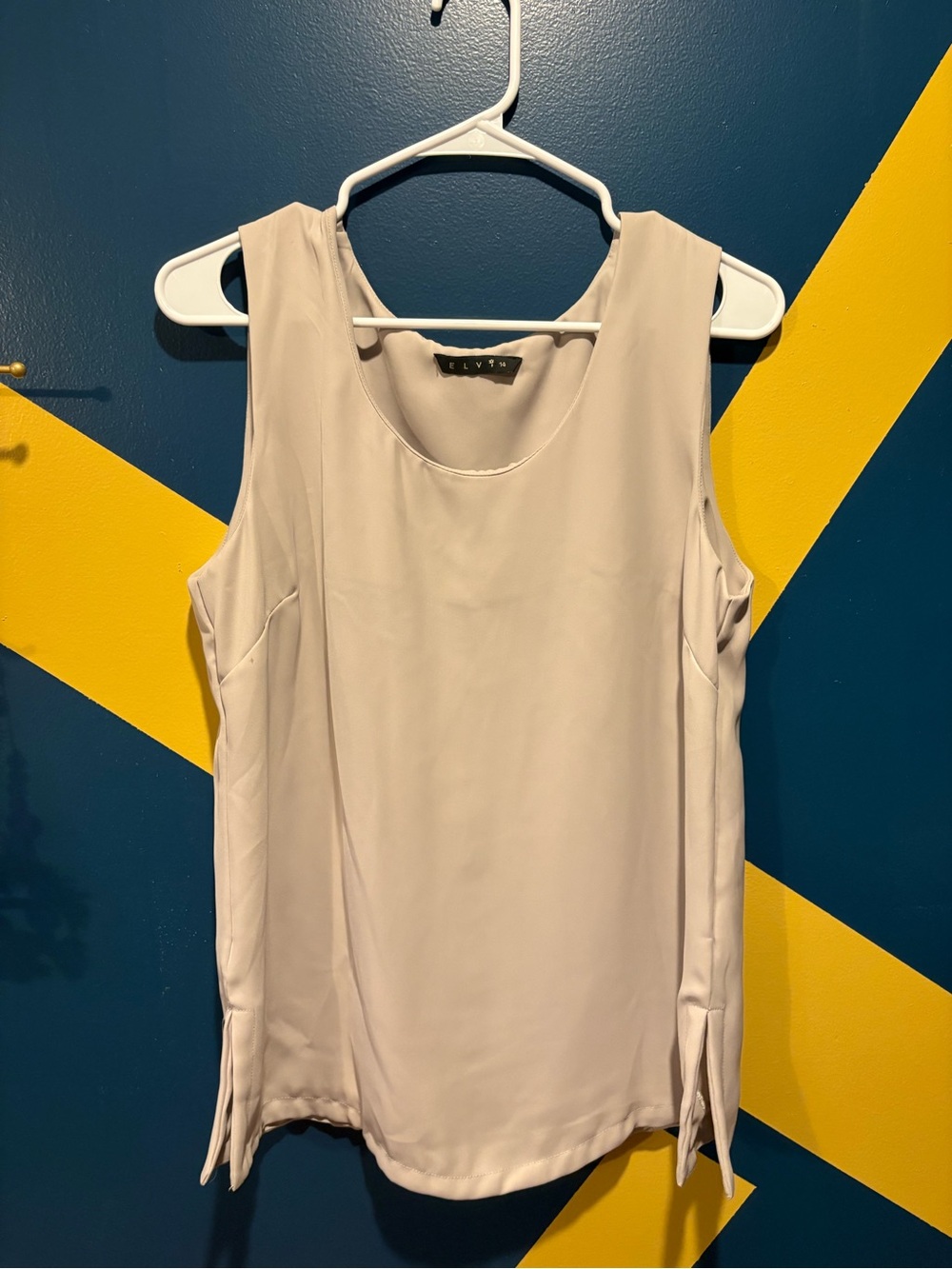 Elvi Taupe Scoop Neck Flowy Tank Top EUC